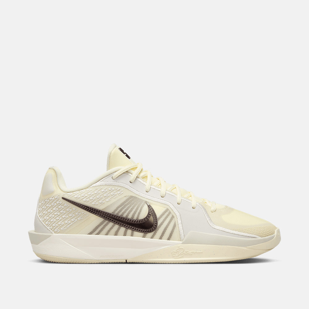 Side view of the Nike Sabrina 2 "Relentless".
