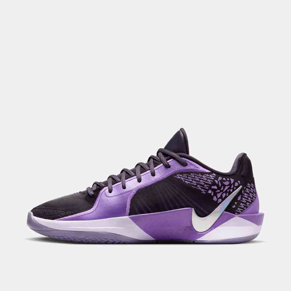 Side medial view of the Nike Sabrina 2 'Court Vision'.