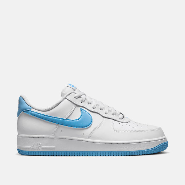 Side view of the Men's Nike Air Force 1 '07.