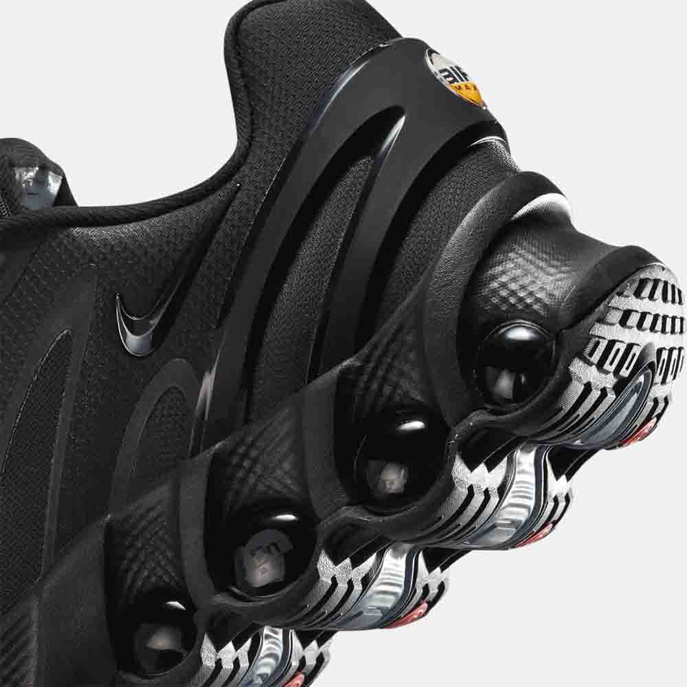 Up close, rear view of the Nike Air Max Dn8.