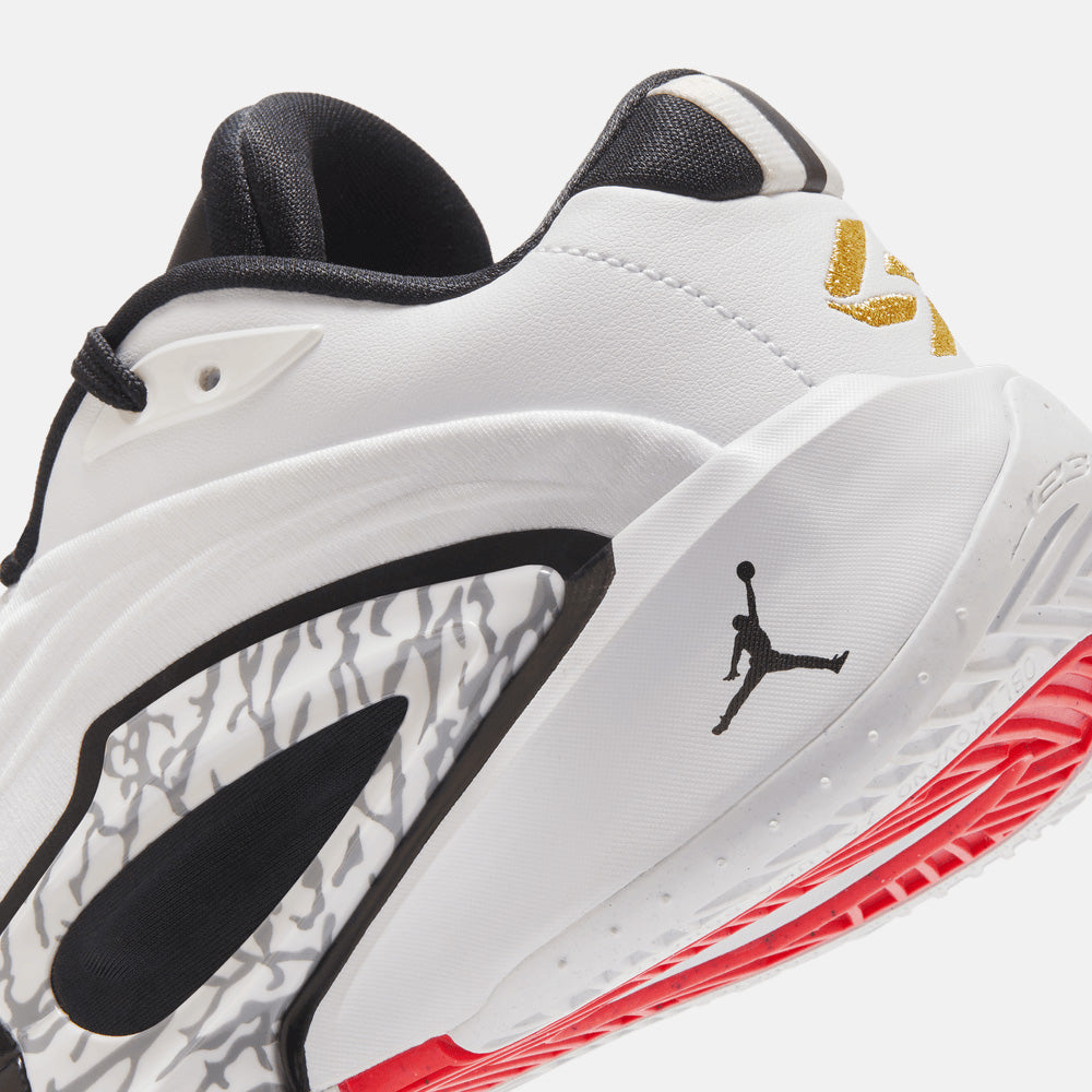 Up close, rear view of the Kids' Jordan Luka 3 "Motorsport".