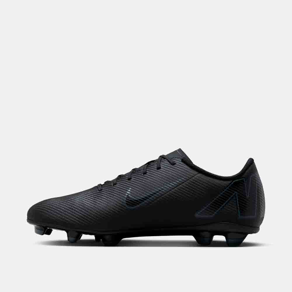 Side medial view of the Nike Mercurial Vapor 16 Club Soccer Cleats.