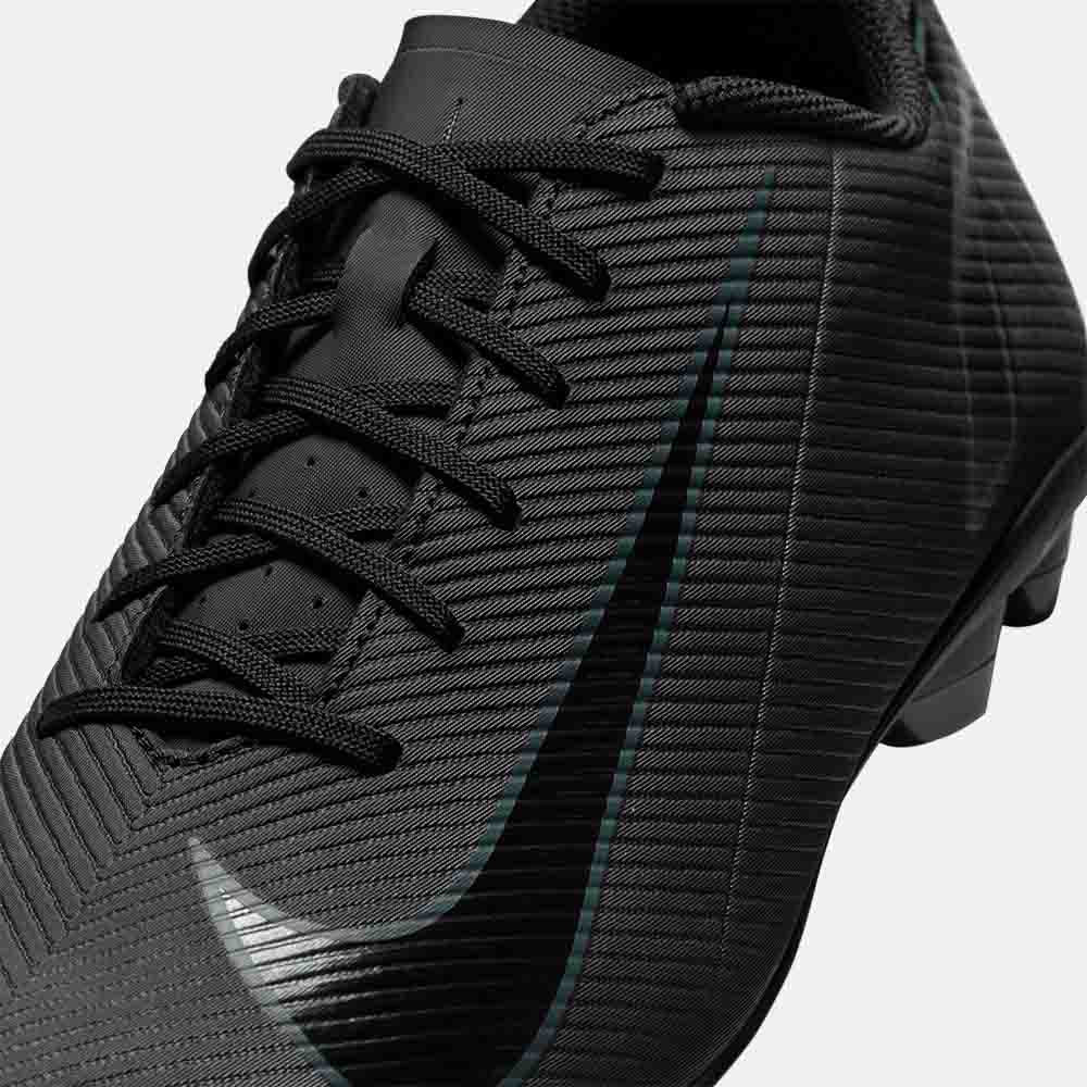 Up close, front view of the Nike Mercurial Vapor 16 Club Soccer Cleats.