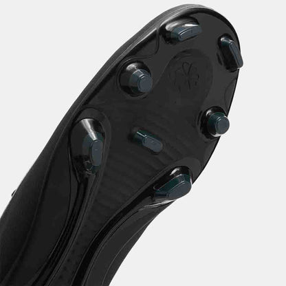 Up close, bottom view of the Nike Mercurial Vapor 16 Club Soccer Cleats.