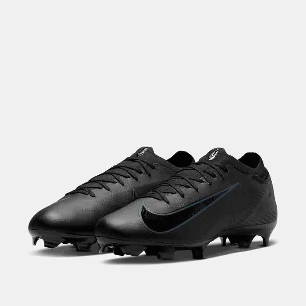 Front view of the Nike Mercurial Vapor 16 Pro Soccer Cleats.
