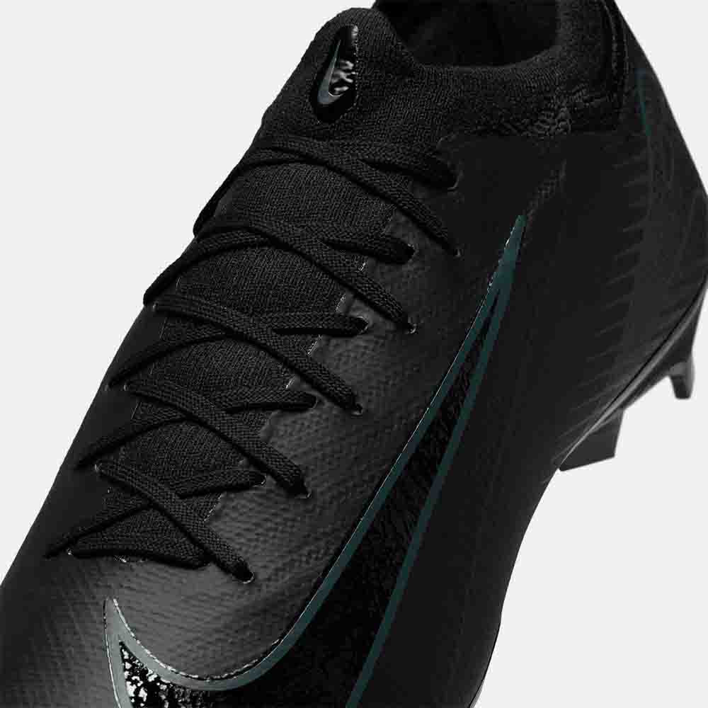 Up close, front view of the Nike Mercurial Vapor 16 Pro Soccer Cleats.