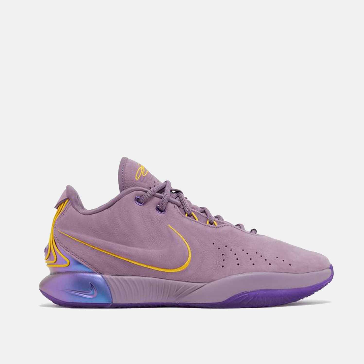 Side view of Men's Nike LeBron XXI 'Freshwater'.