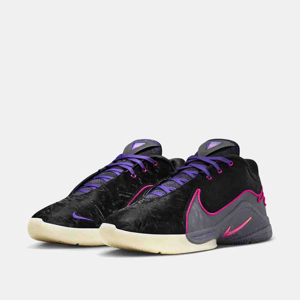 Front view of the Nike LeBron XXII "Tunnel Vision".