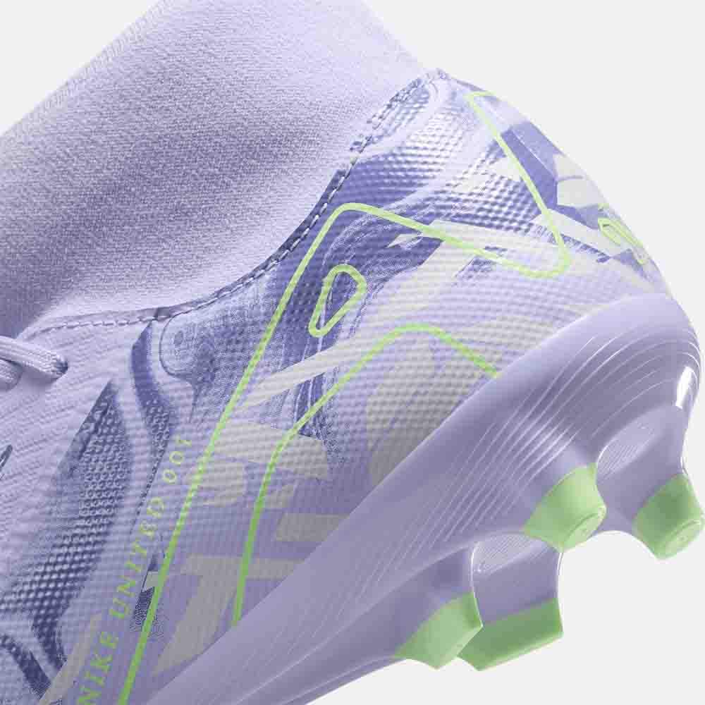 Up close, rear view of the Nike Mercurial Superfly 10 Academy Soccer Cleats.
