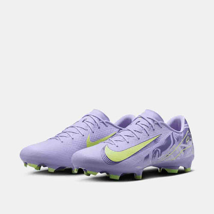 Front view of the Nike Mercurial Vapor 16 Academy Soccer Cleats.