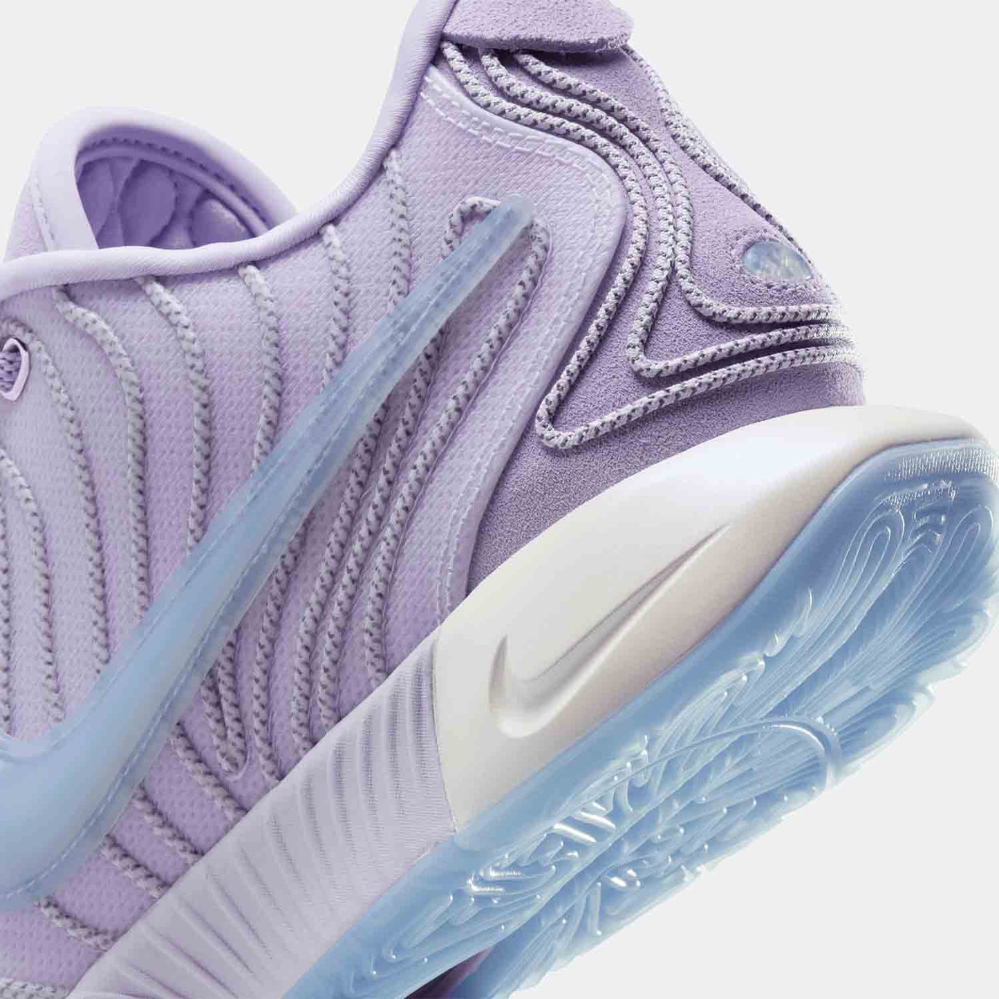 Lebron XXI "Easter"