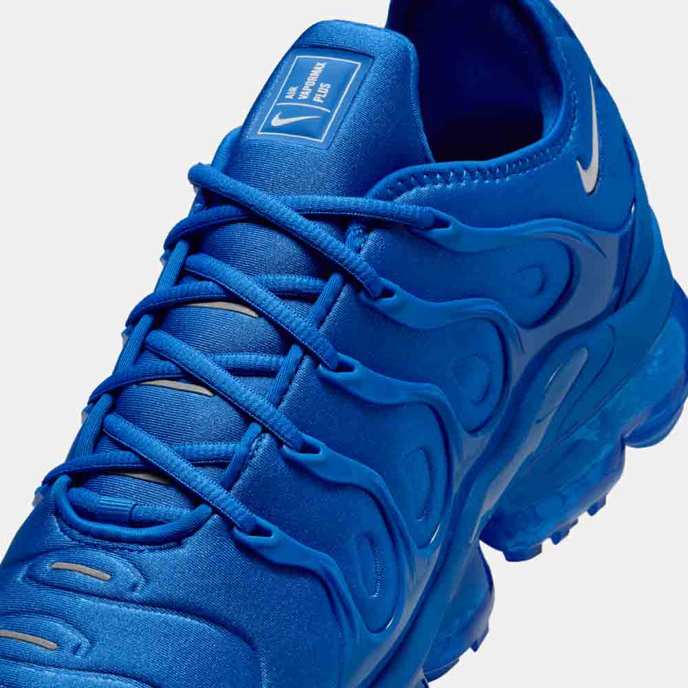 Up close, front view of the Nike Men's Air VaporMax Plus.