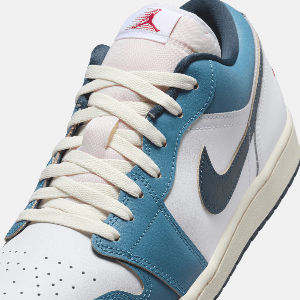 Up close, front view of the Men's Air Jordan 1 Low SE.