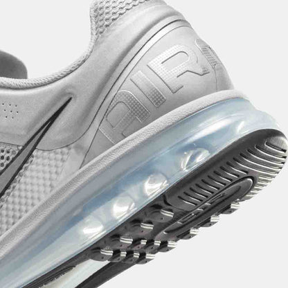 Up close, rear view of the Nike Men's Air Max 2013.