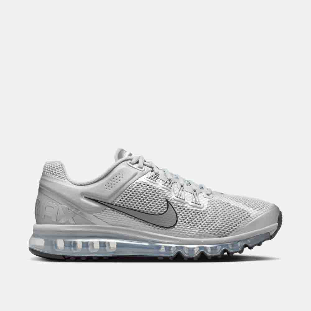 Side view of the Nike Men's Air Max 2013.