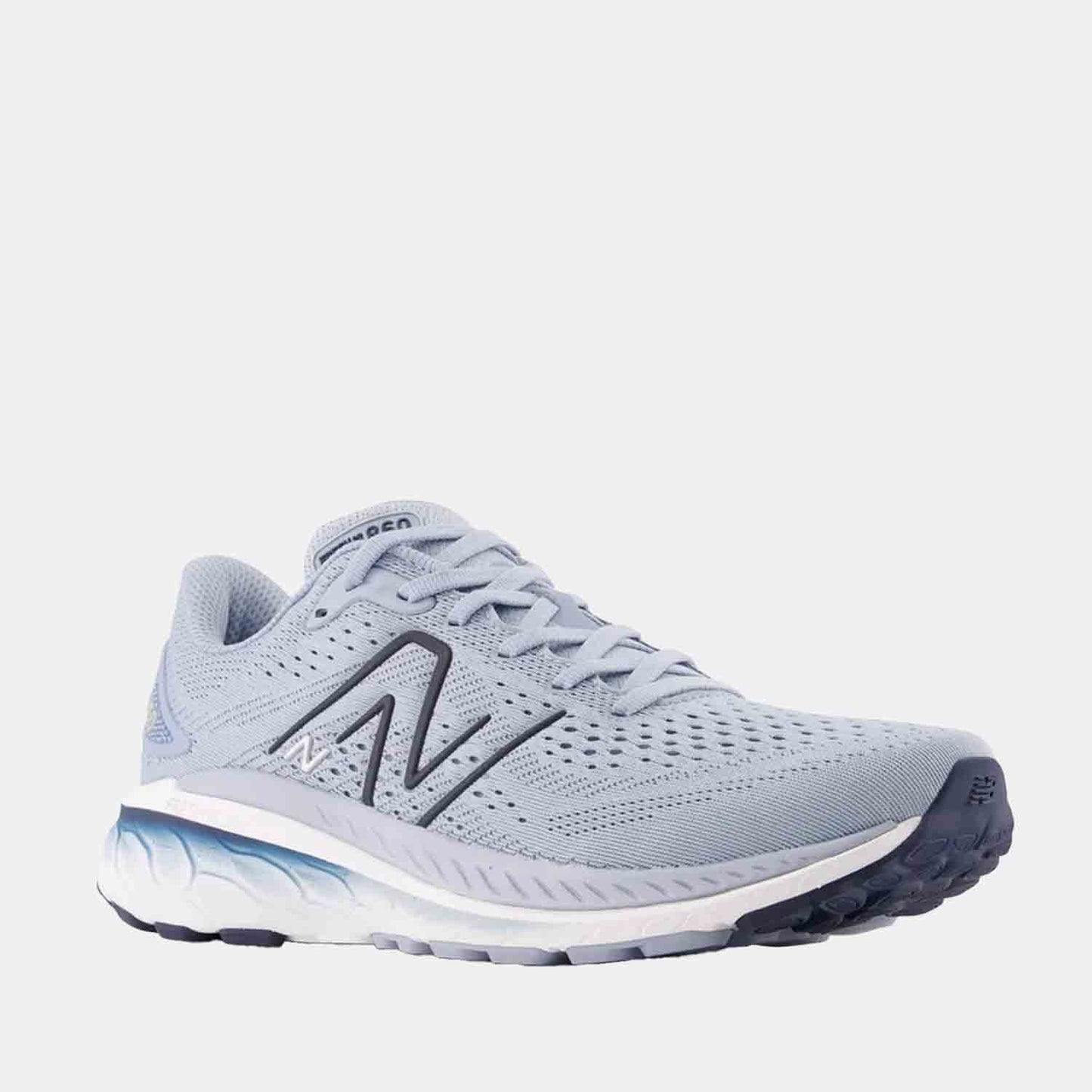 Front/side view of the Men's Fresh Foam X 860v13 Running Shoes.