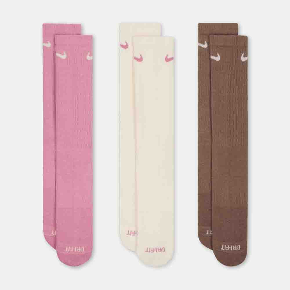 Front view of the Nike Everyday Plus Crew Socks (3 Pairs).