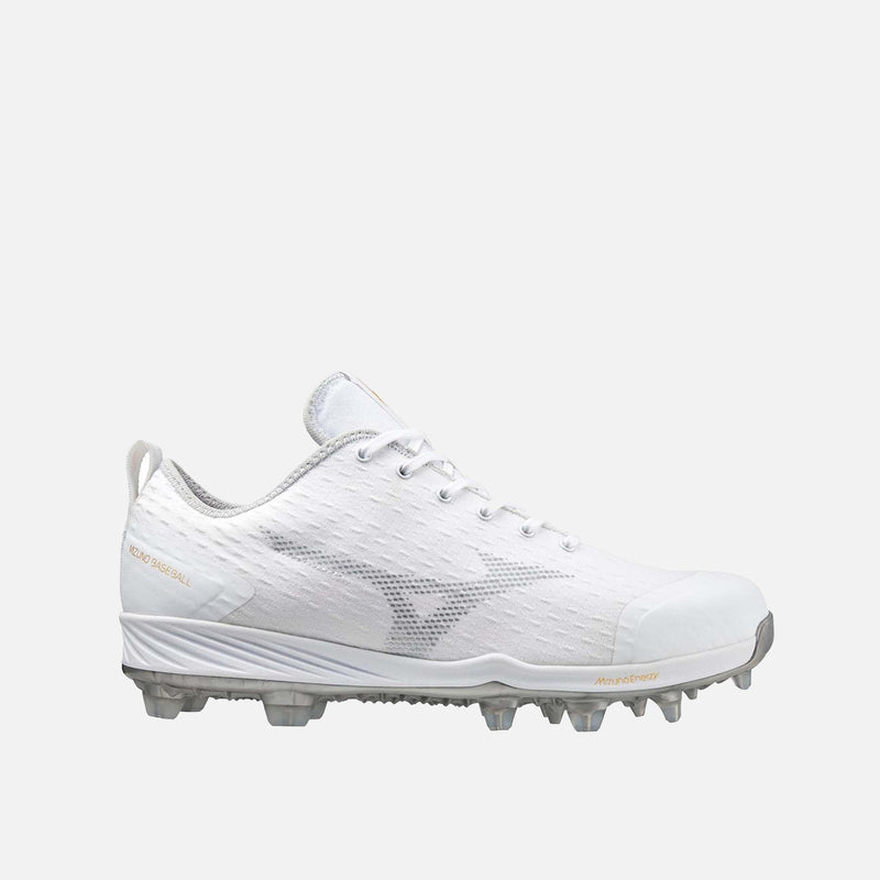 Side view of Mizuno Men's Dominant 4 TPU Molded Baseball Cleats.
