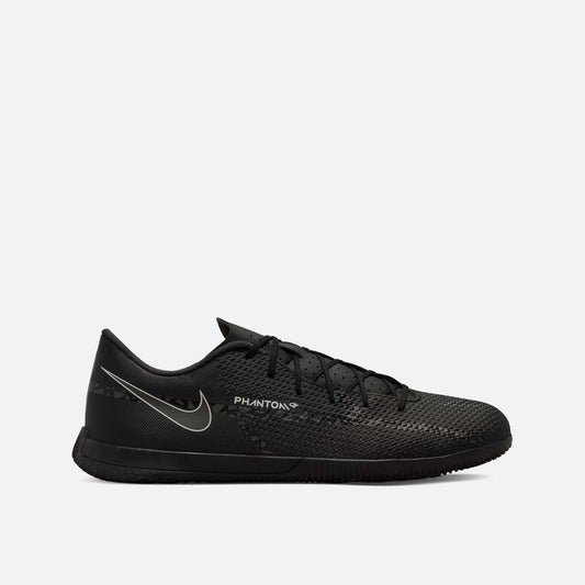 Side view of Nike Phantom GT2 Club Indoor Soccer Shoes.